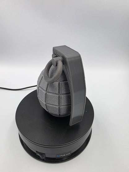 Cache boule attelage Grenade