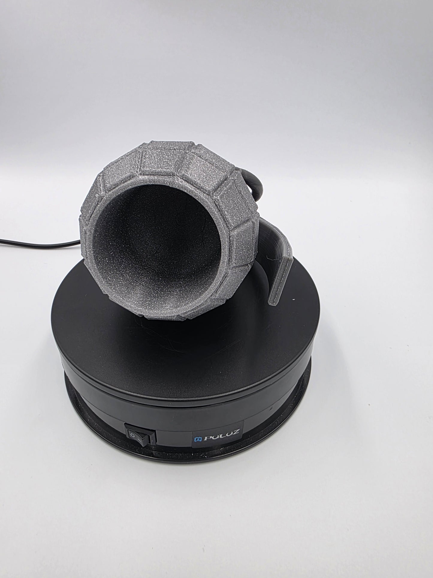 Cache boule attelage Grenade