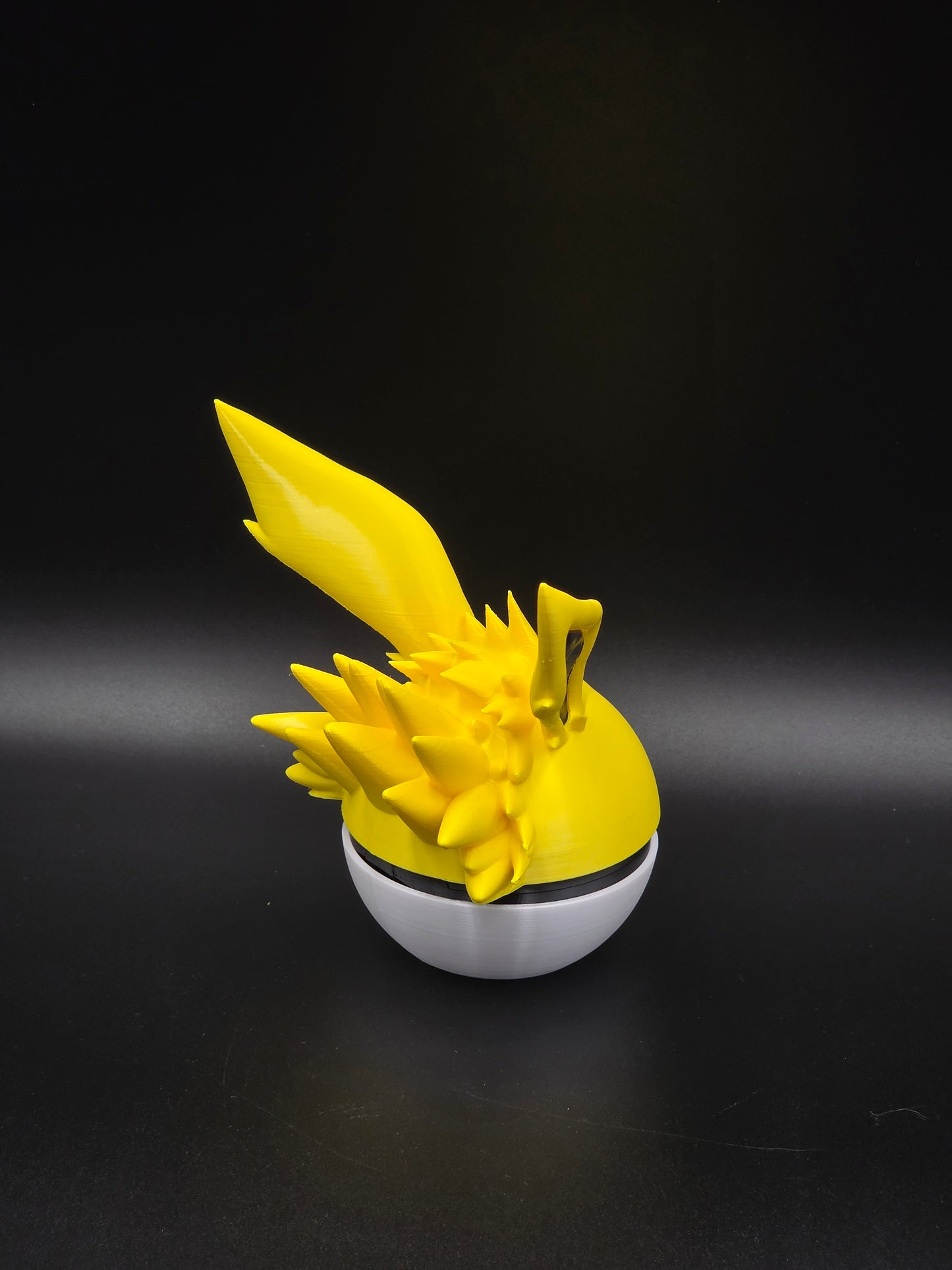 ⚡ Pokéball Voltali – Édition Électrique ⚡